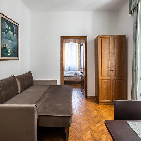 Next To Opera Apartment Lviv Exterior photo