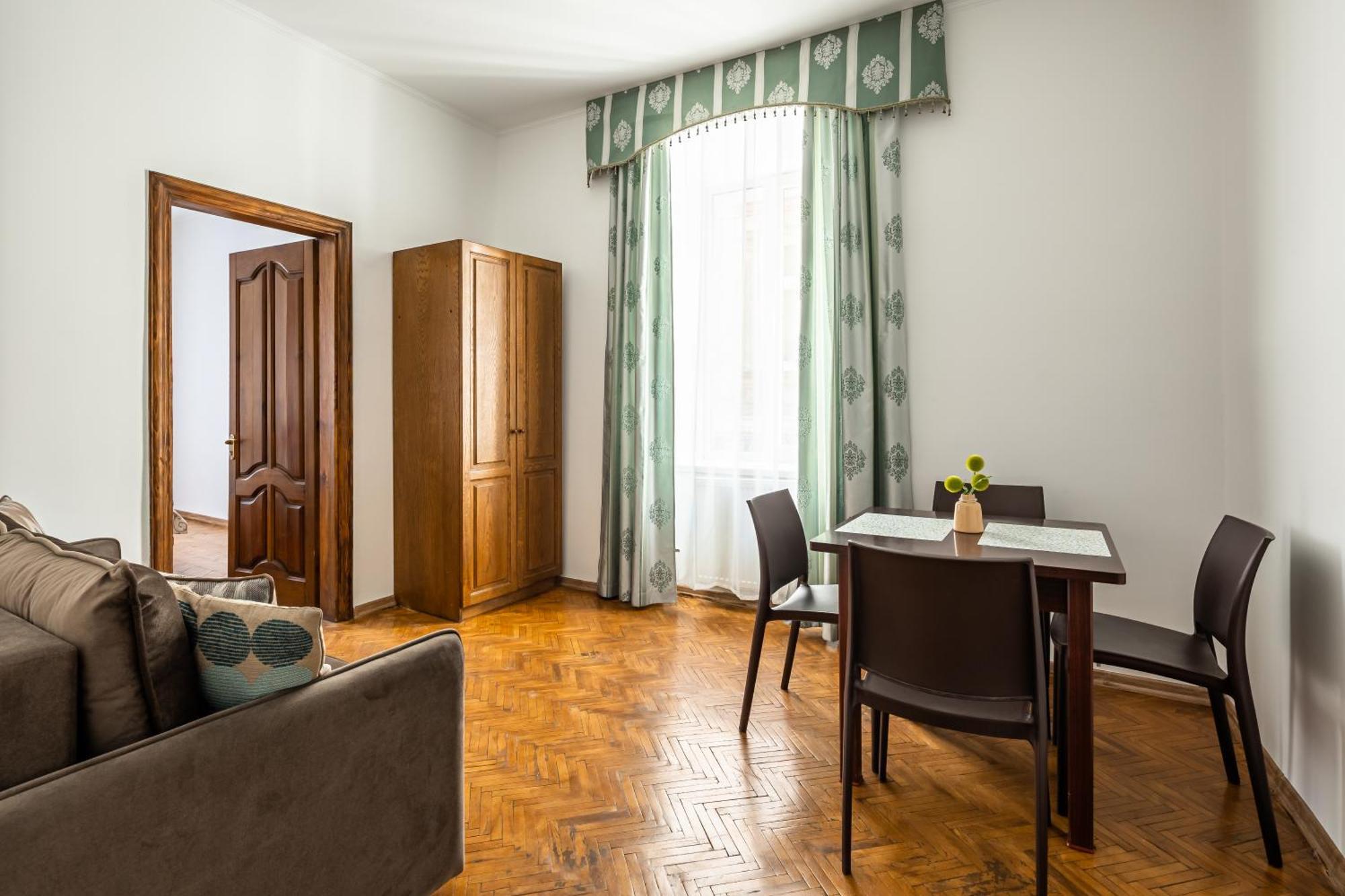Apartment Next To Opera Lemberg
