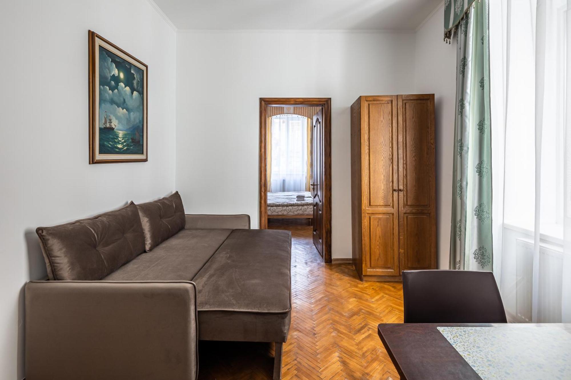 Apartment Next To Opera Lemberg